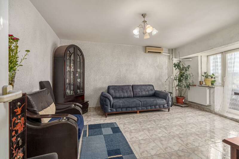 Piata Alba Iulia, apartament special, vedere senzationala, investitie sigura.