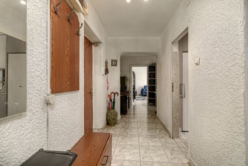 Piata Alba Iulia, apartament special, vedere senzationala, investitie sigura.