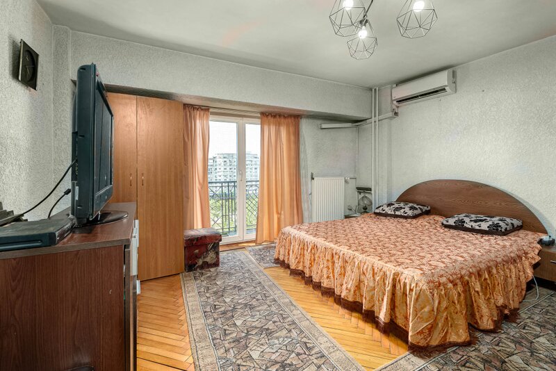 Piata Alba Iulia, apartament special, vedere senzationala, investitie sigura.