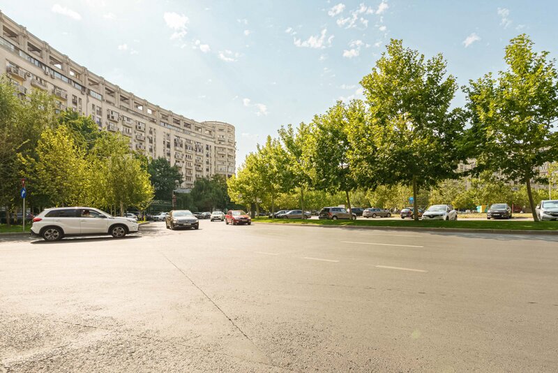 Piata Alba Iulia, apartament special, vedere senzationala, investitie sigura.